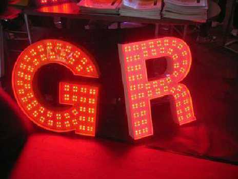 东阳LED发光字常见的安装误区。